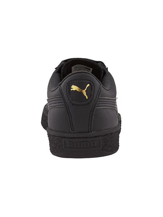 Image number 4 showing, Basket Classic Sneaker by Puma®