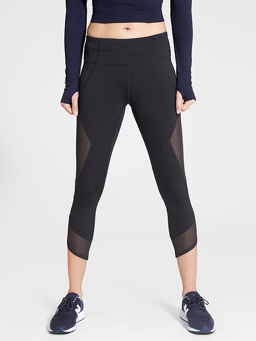 Athleta Aura Sonar Capri Black