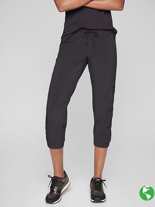 Athleta La Viva Capri Black