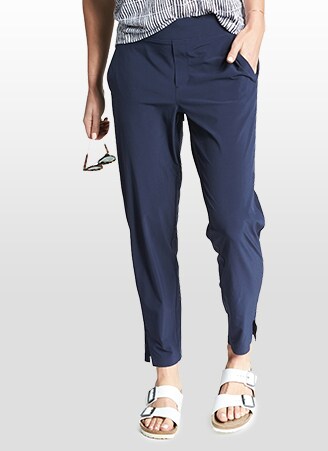 woman wearing brooklyn pant