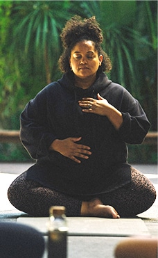 alli simon meditating