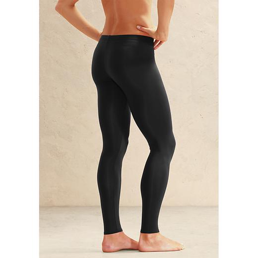 2 of 8 showing, with the color Black of product Finesse Legging