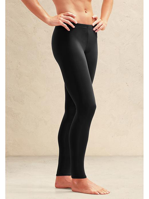 1 of 8 showing, with the color Black of product Finesse Legging
