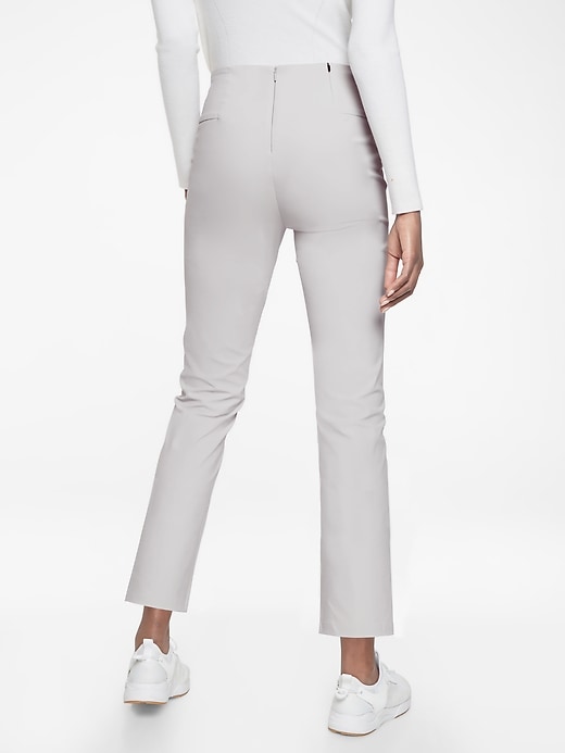 2 of 8 showing, with the color Galactic Grey of product Wander Slim Straight Crop