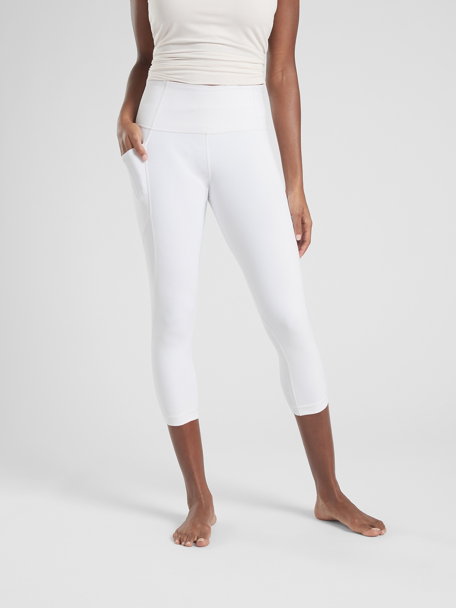 Athleta capris with on sale pockets