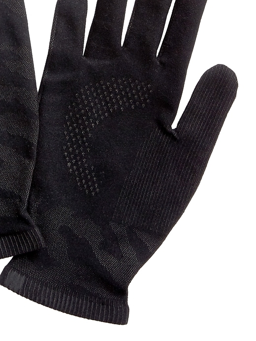2 of 8 showing, with the color Black Camo of product Tempo Camo Glove