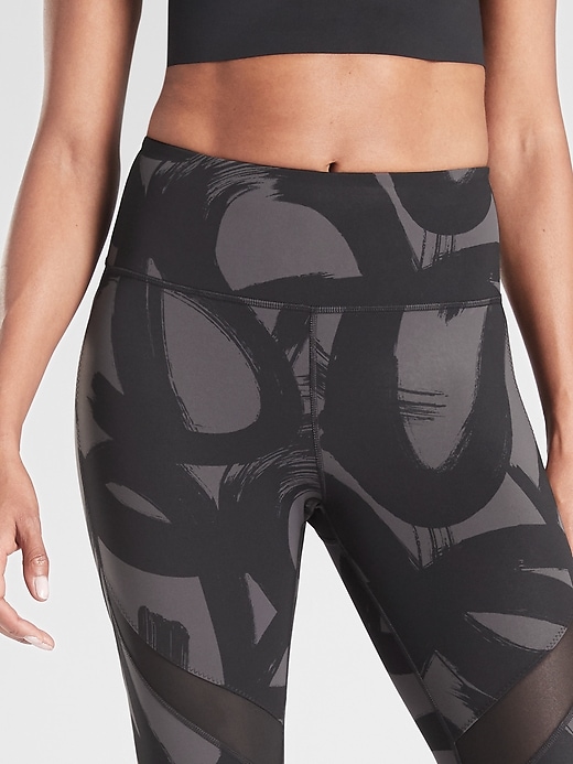 Athleta tenacity 7/8 tight gray black leggings with pockets size