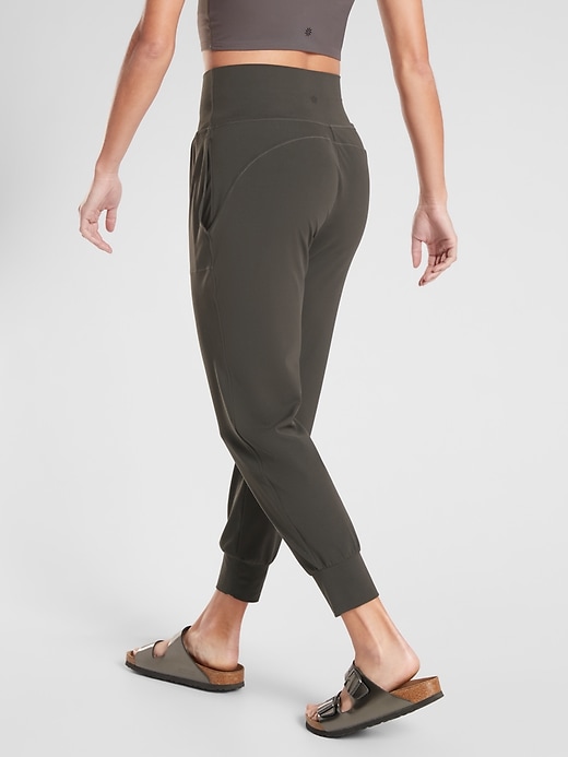 cruise jogger athleta