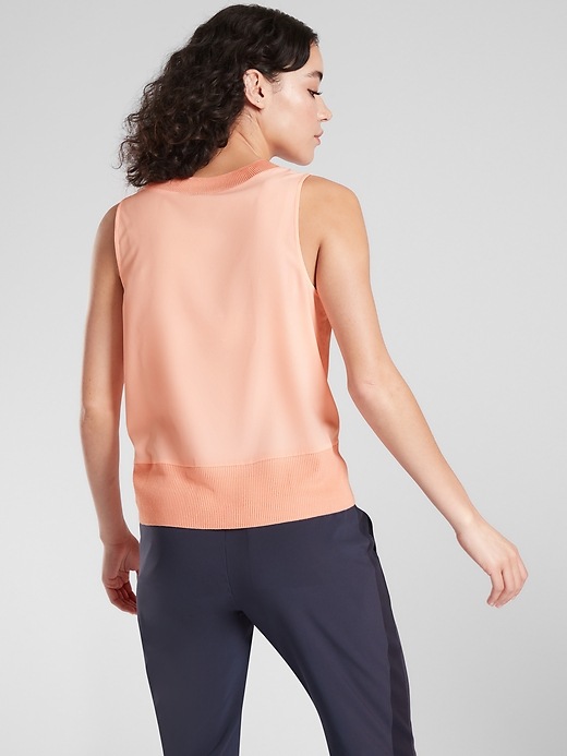2 of 8 showing, with the color Energetic Peach of product Zephyr Shell