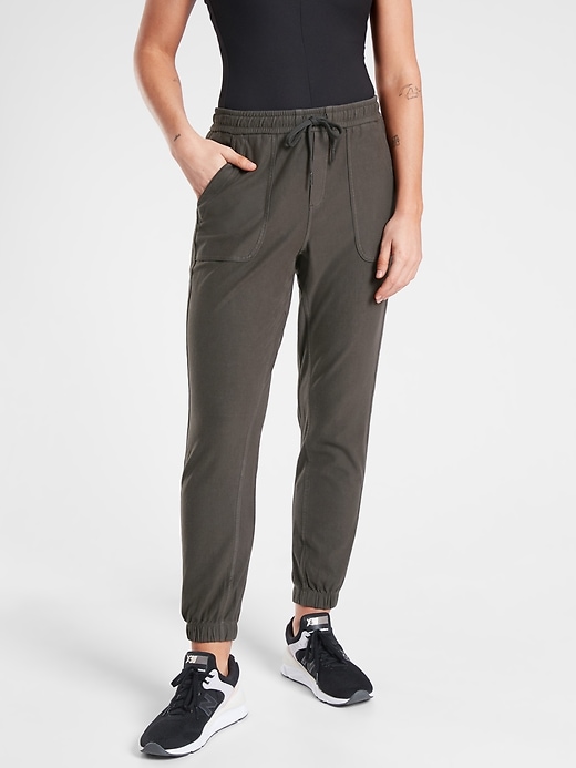 athleta farallon jogger review