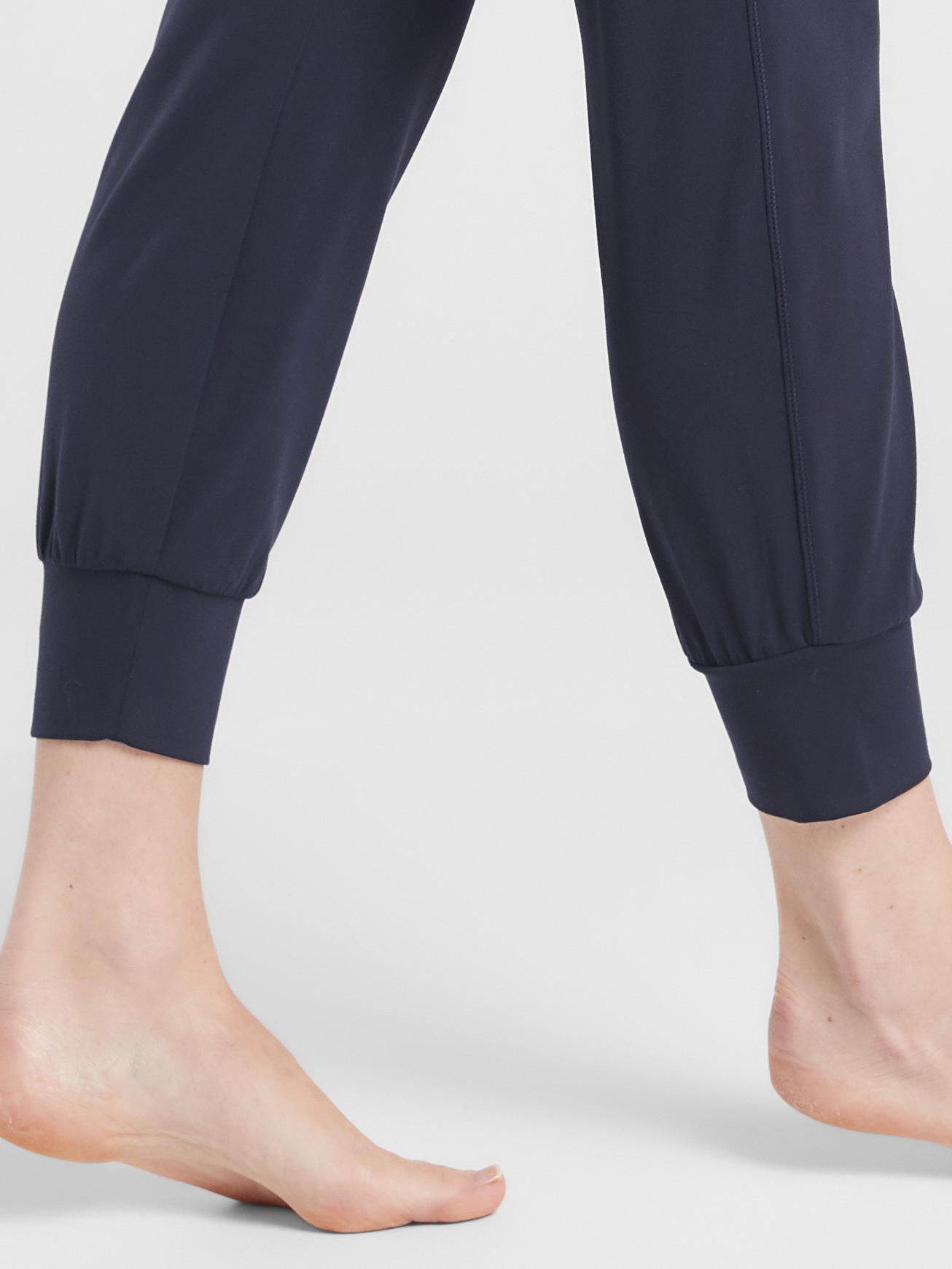 athleta salutation jogger dupe