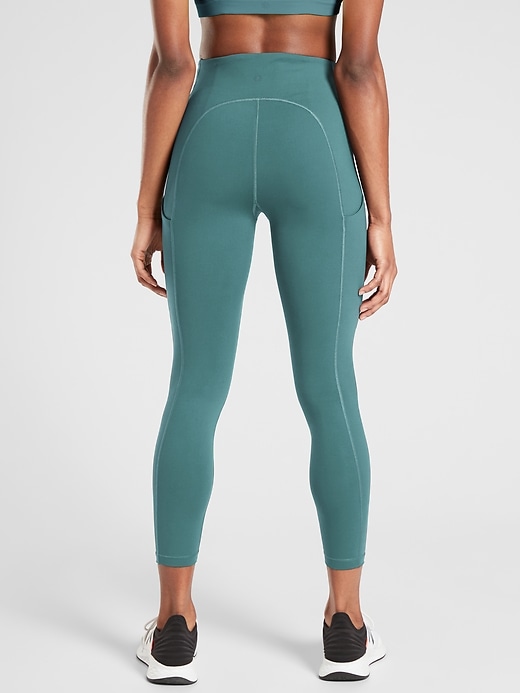 Athleta Ultimate Stash Pocket 7/8 Tight, 15 Top-Rated Athleta Workout  Items That Belong in Everyone's Closet