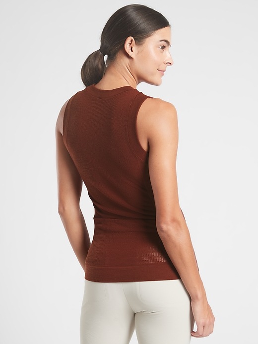 2 of 8 showing, with the color Dried Cinnamon of product Foresthill Ascent Seamless Tank