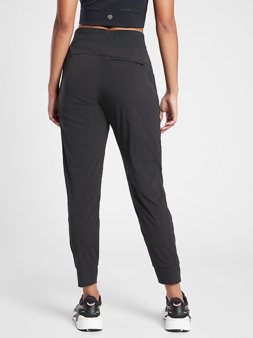 athleta trekkie jogger 2.0