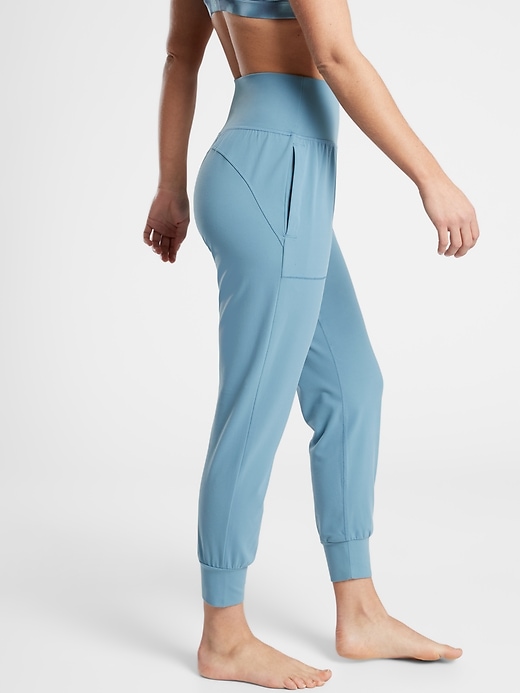 Salutation Jogger Athleta