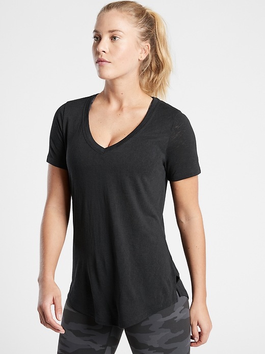 Breezy Scoop V Tee | Athleta