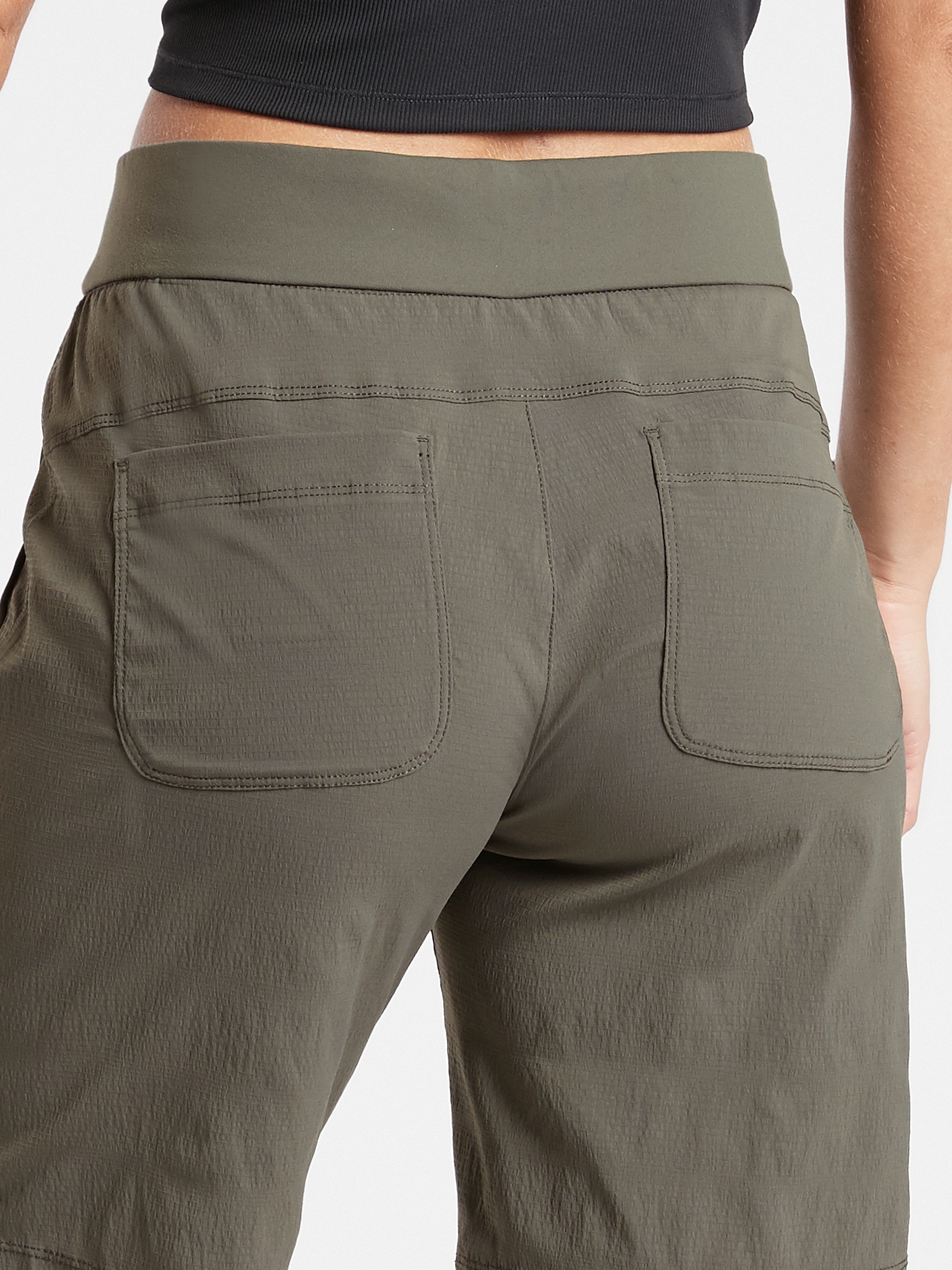 Athleta TREKKIE Bermuda 2.0 Short Mountain Olive 12 Large L