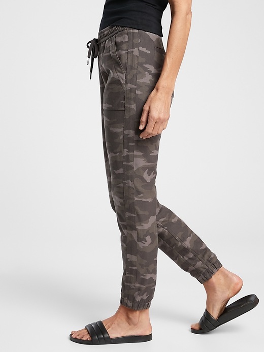 Image number 3 showing, Camo Farallon Jogger
