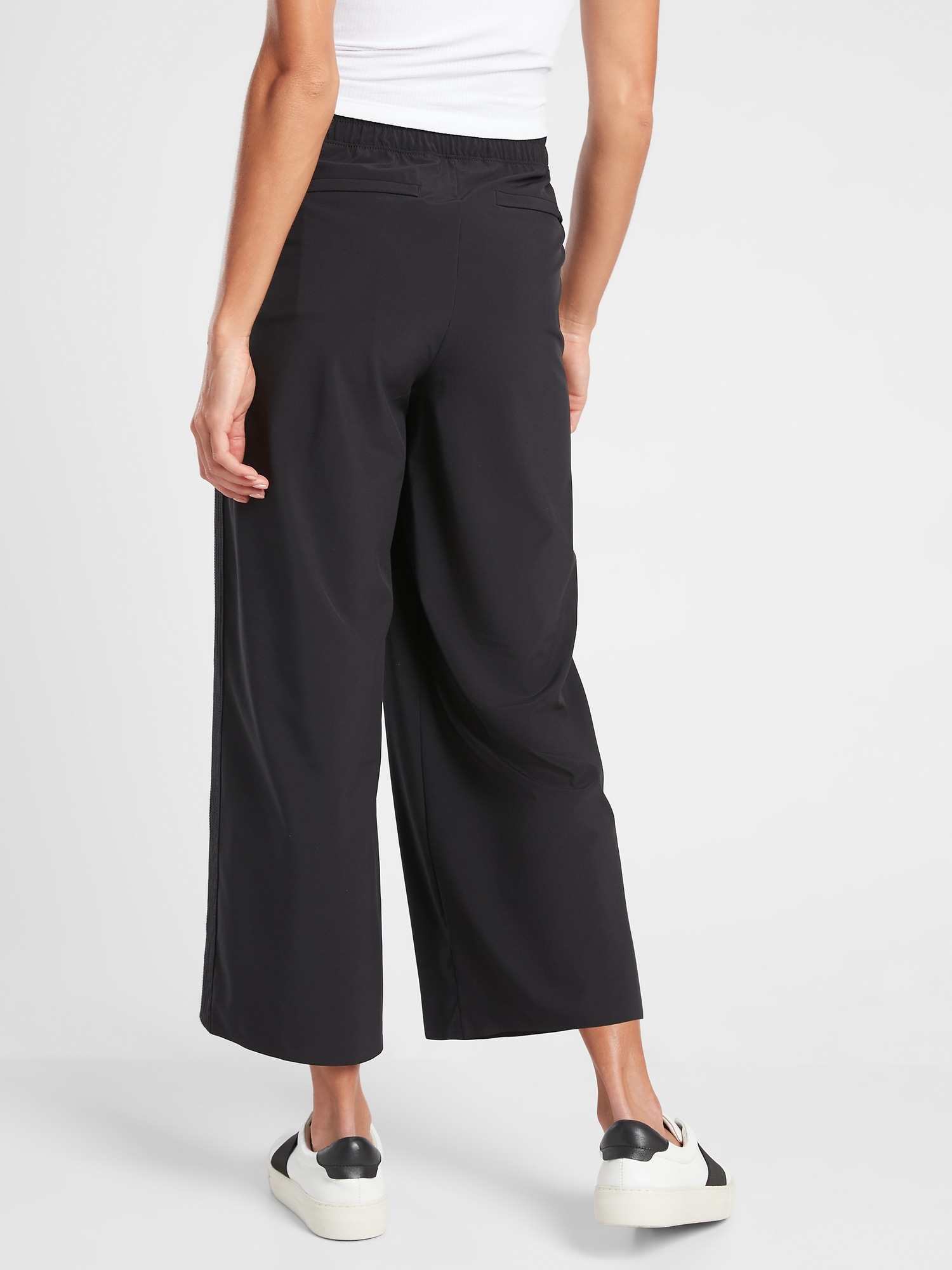 Avenue Wide Leg Crop Pant Athleta