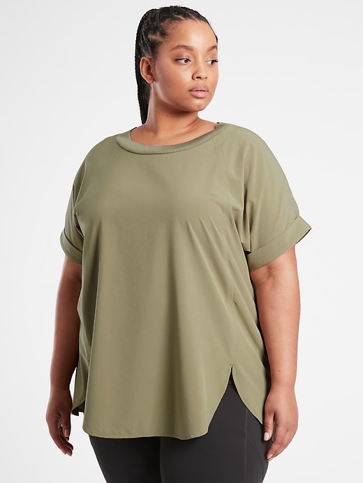 スーパーセール 半額タイムセール Zephyr Tee 2.0 | Athleta 記念グッズ