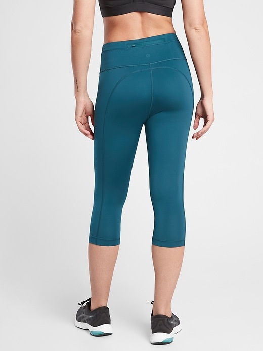Accelerate Crop Athleta