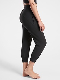 Salutation Crop Jogger | Athleta