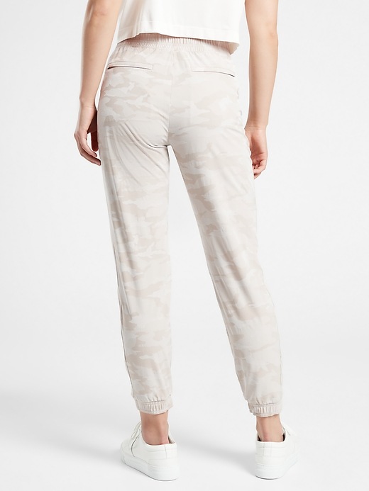 Brooklyn Camo Jogger | Athleta
