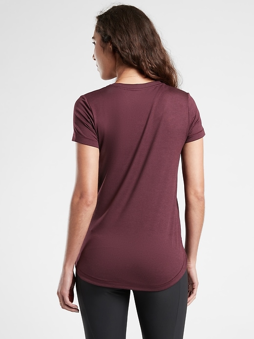 2 of 8 showing, with the color Auberge Heather of product Uptempo Tee