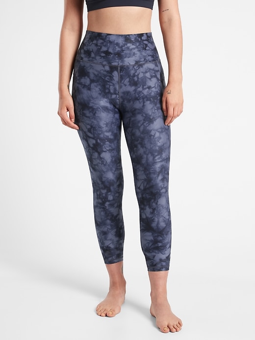 Salutation Stash 7/8 Tight | Athleta