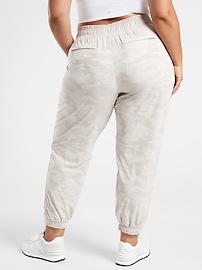 Brooklyn Camo Jogger | Athleta