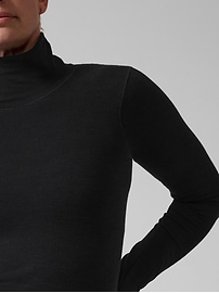athleta foresthill ascent turtleneck