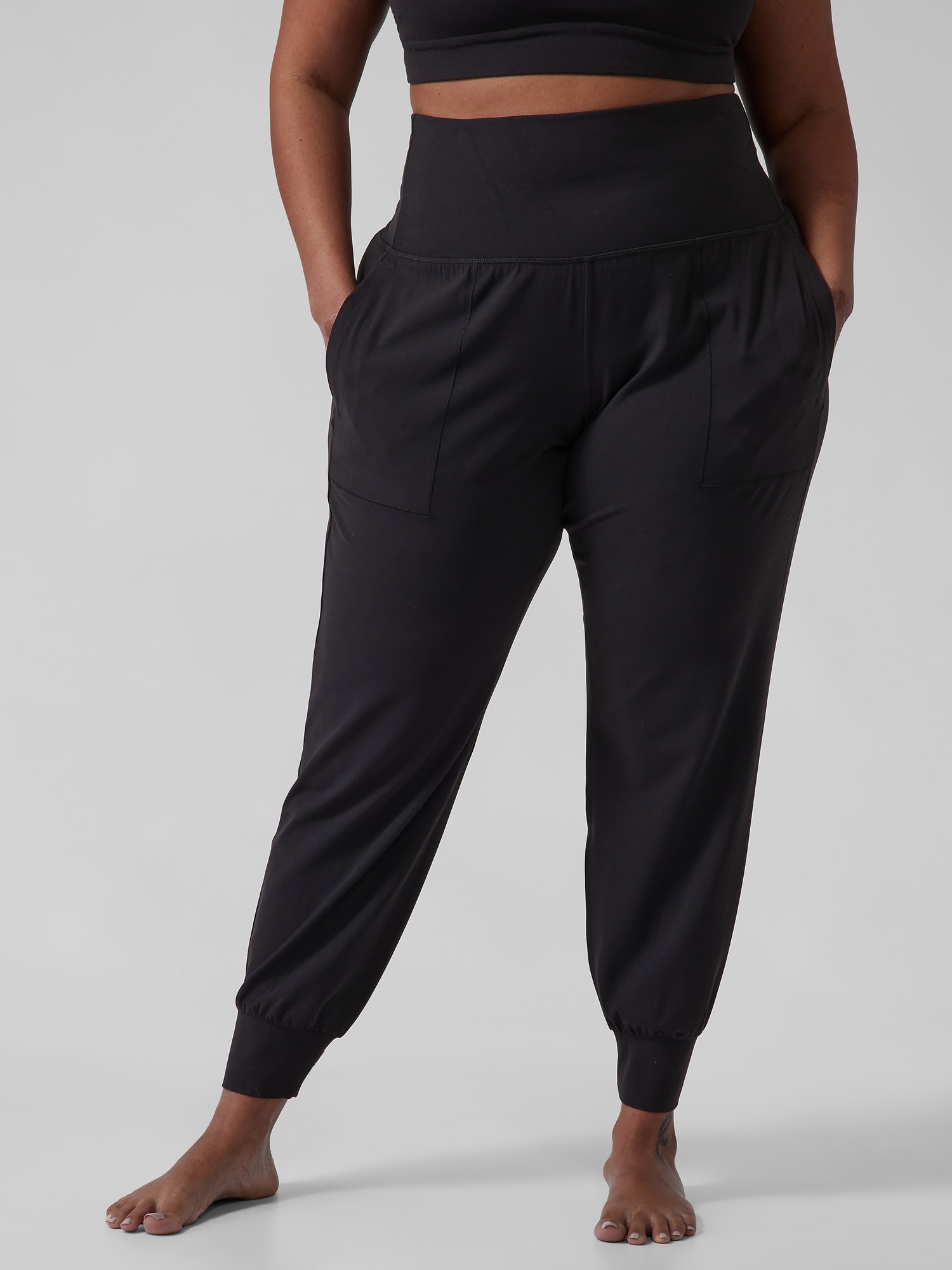 ATHLETA Salutation Jogger Pink Size Medium
