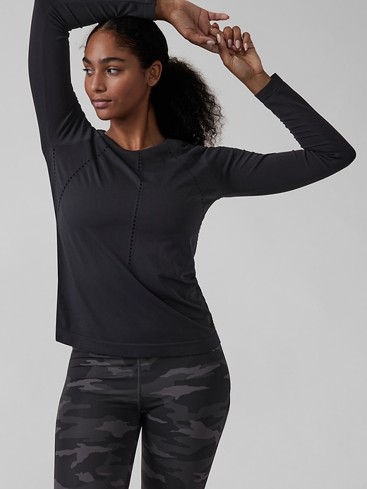 NWT Athleta Foothill Long Sleeve Top BLACK SIZE S           #211280 N0221