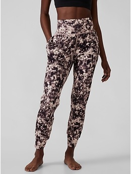Maternity Friendly Bottoms | Athleta