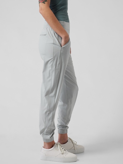Brooklyn Textured Jogger | Athleta