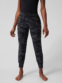 Salutation Jogger Camo | Athleta
