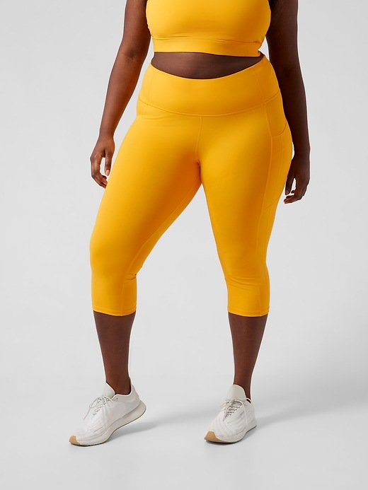 Athleta Ultimate Stash Ii Capri