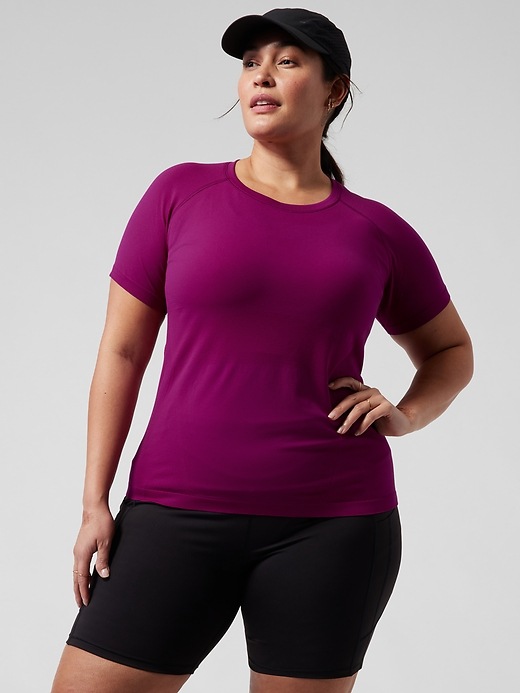 Image number 4 showing, Momentum Seamless Tee
