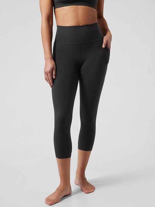 Salutation Stash Pocket II Capri | Athleta