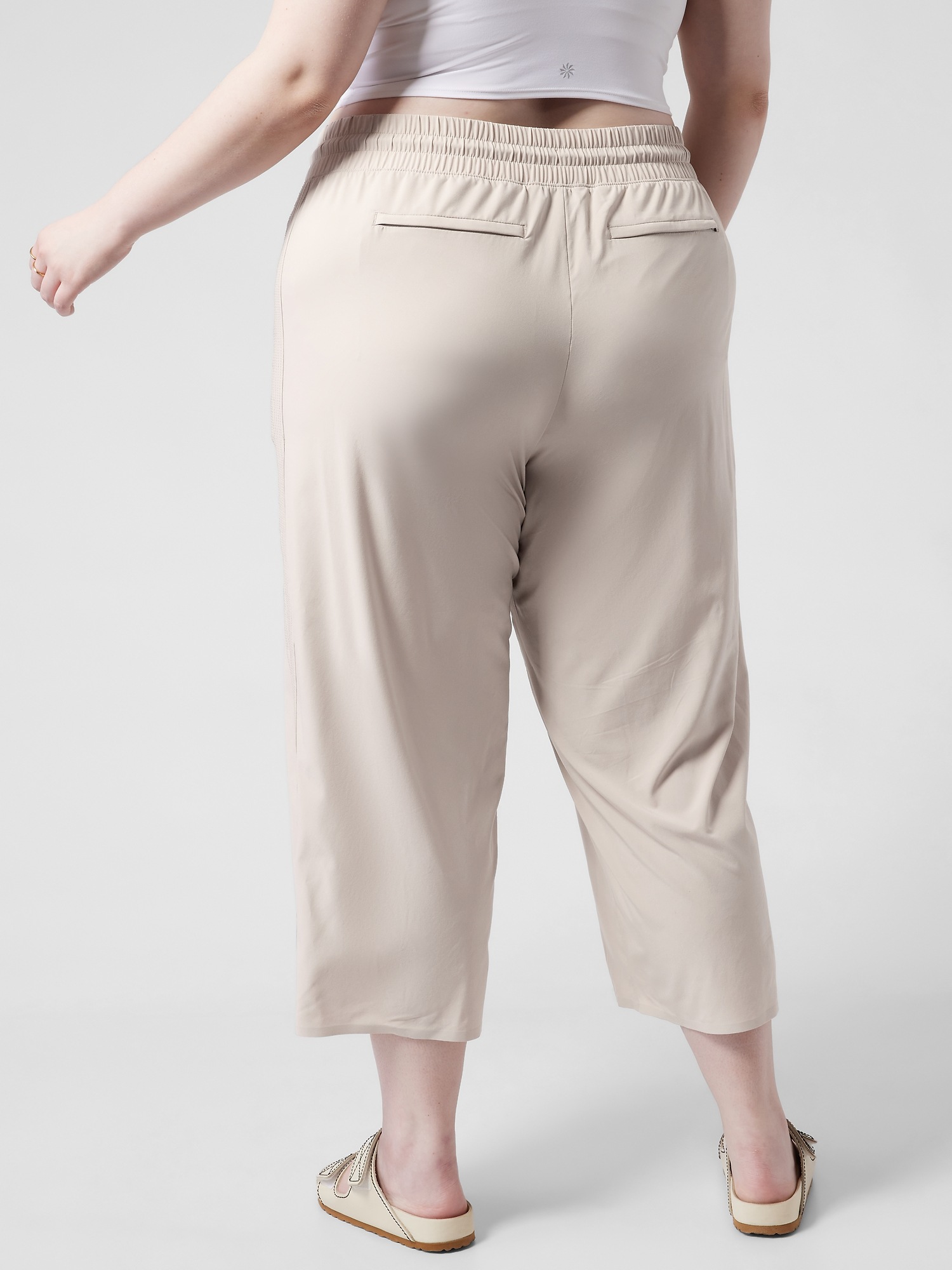 Avenue Wide Leg Crop Pant | Athleta