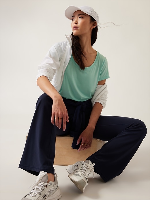 2 of 8 showing, with the color Reef Green of product Stratus II Tee