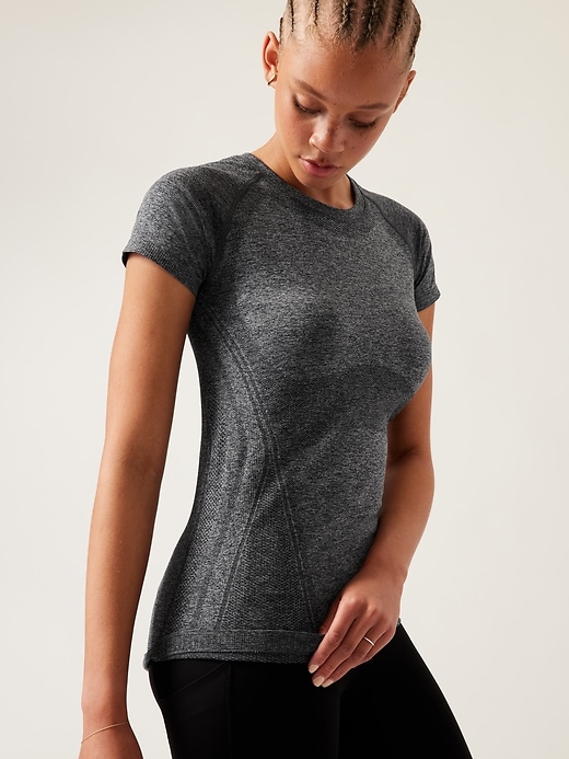 Image number 6 showing, Momentum Seamless Heather Tee