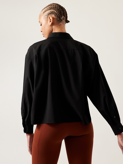 Image number 3 showing, Cropped Stretch Tech Top
