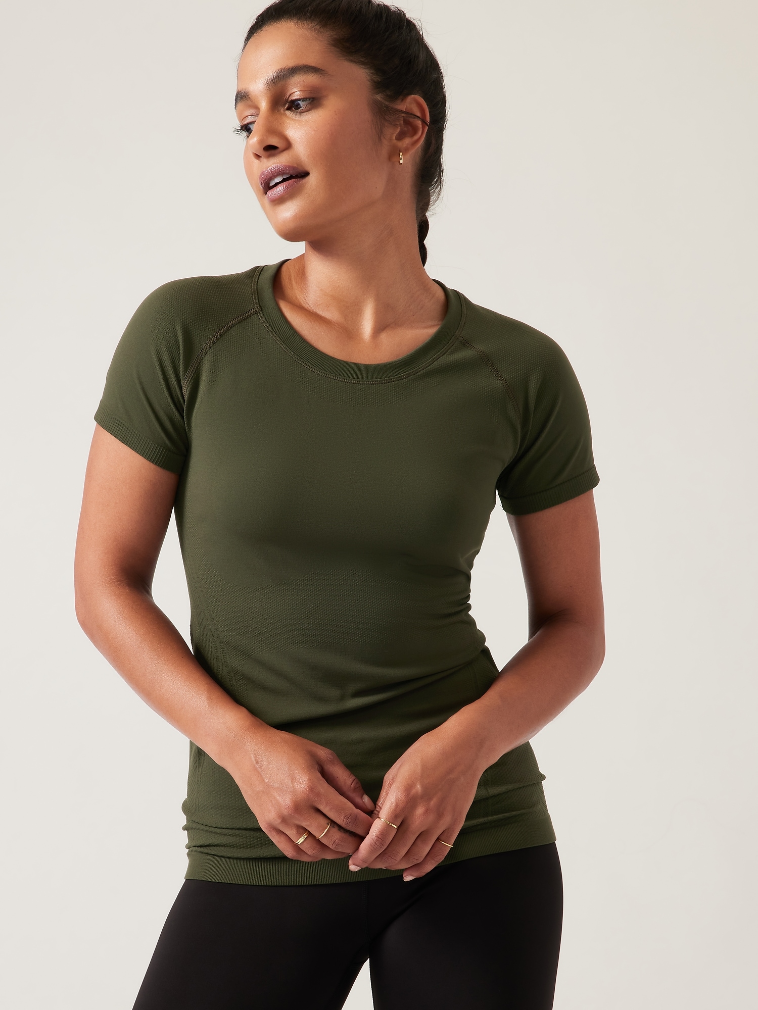 Athleta Momentum Seamless Tee green. 1