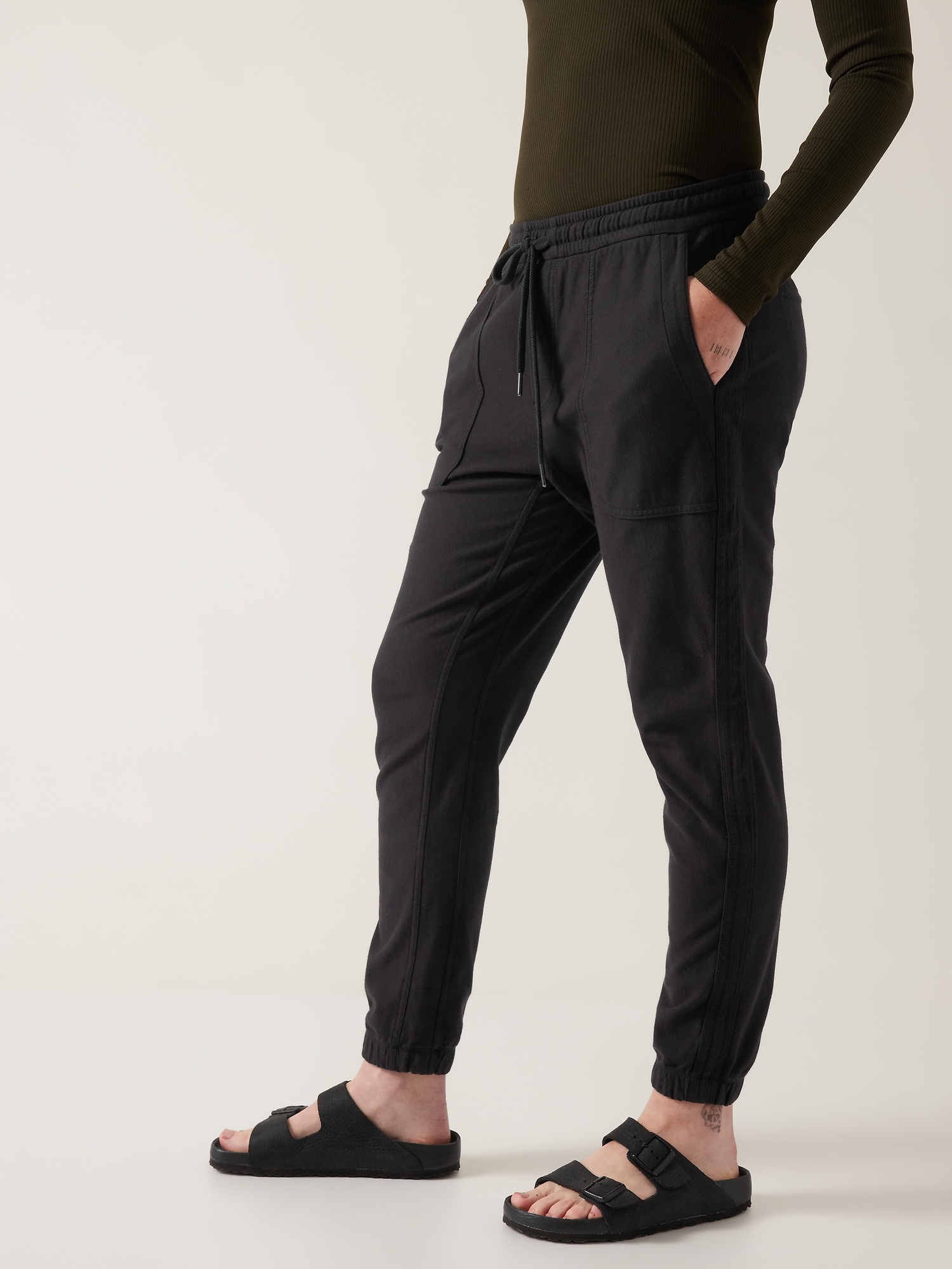 lululemon athletica, Pants & Jumpsuits, Lululemon Jet Crop Slim Pants In  Black Size 4