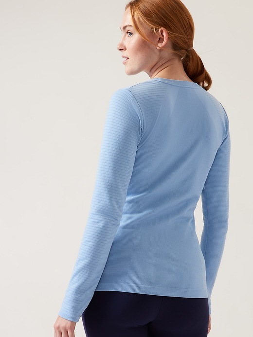 Image number 2 showing, Flurry Blizzard Seamless Top