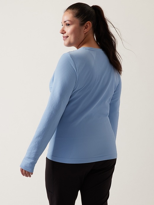 Image number 5 showing, Flurry Blizzard Seamless Top