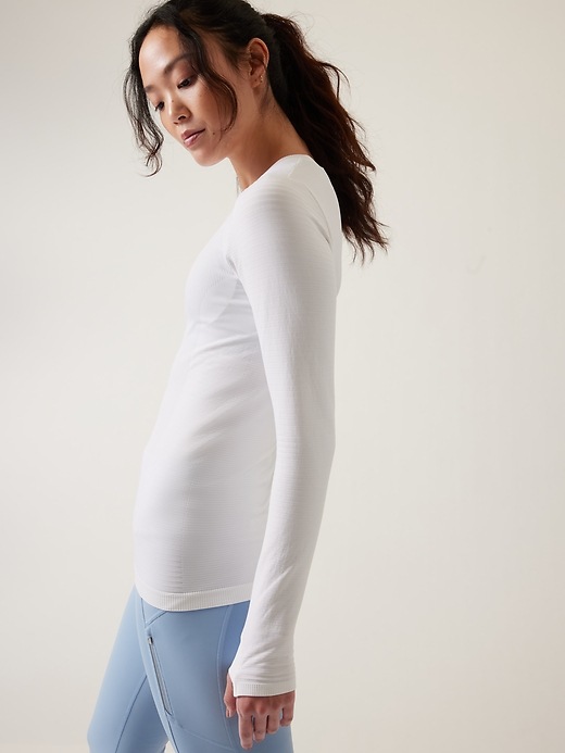 Image number 4 showing, Flurry Blizzard Seamless Top