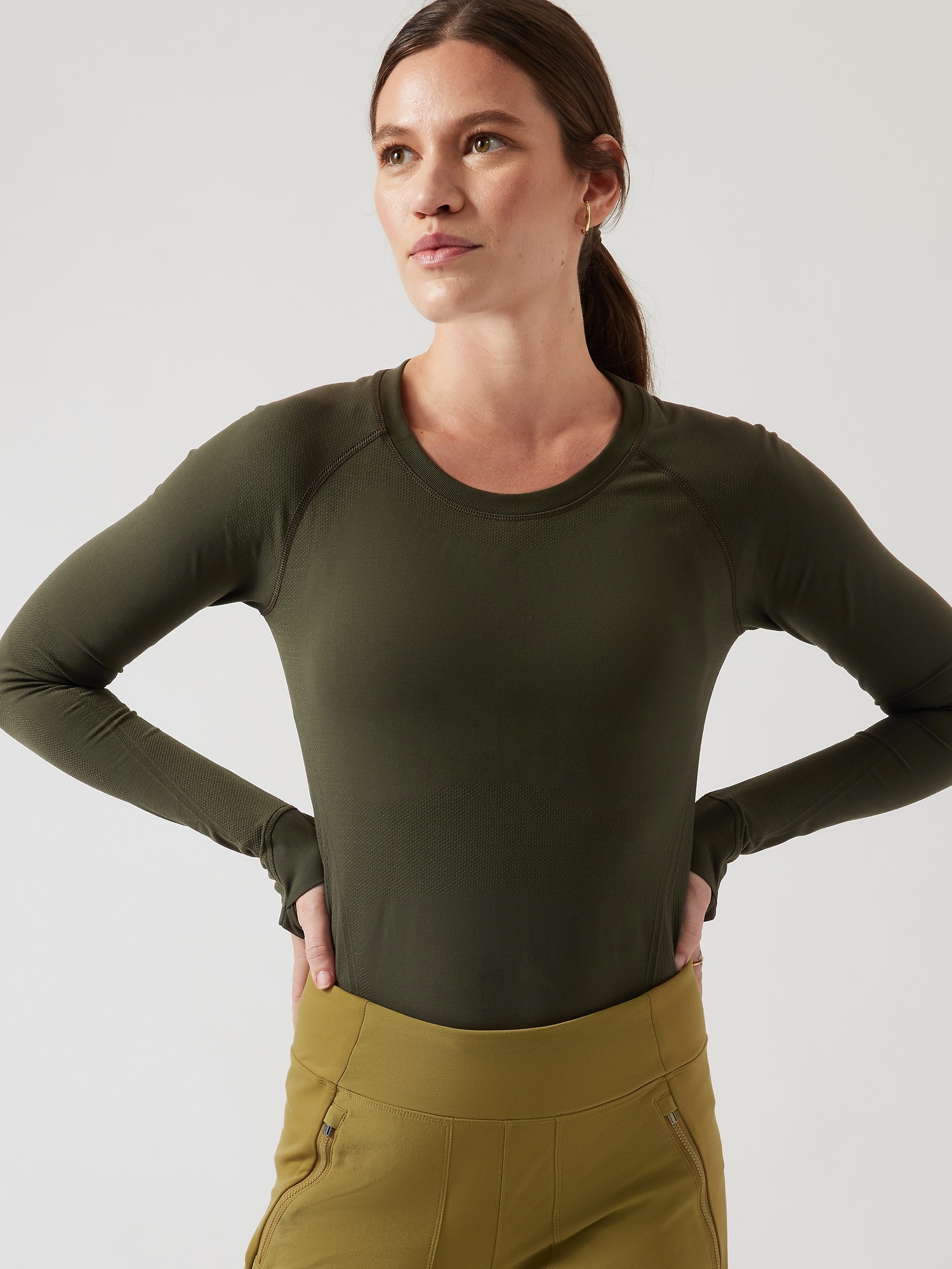 Athleta Momentum Seamless Top green. 1