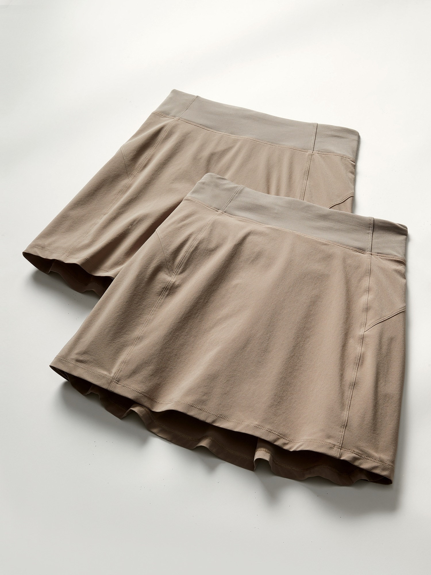Детские юбки Athleta School Day Skort 2-Pack, цвет: Бежевый — фото 3